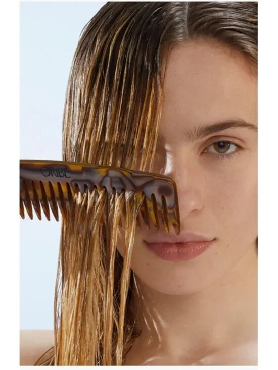 Oribe Run-Through Detangling Shampoo 8.5 oz - Picture 6 of 10